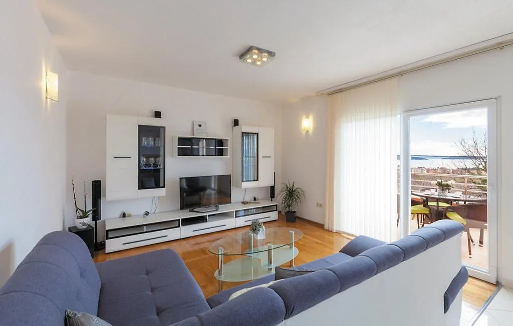 Villa Lioness In Kastel Luksic, Playground & Pool Kastela